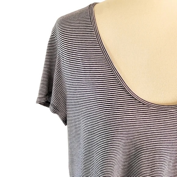 Frank & Eileen Tee Lab Scoop Neck Navy Micro Stripe T-Shirt Size Medium - Picture 2 of 9
